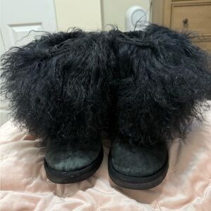 Genuine Ugg Australia short Boots with curly Mongolian lamb trim black size 6
